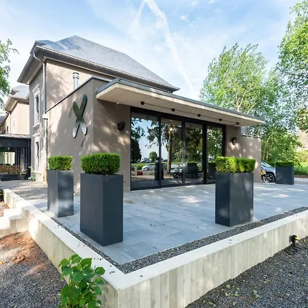 Hotel Airfield Living - Airport