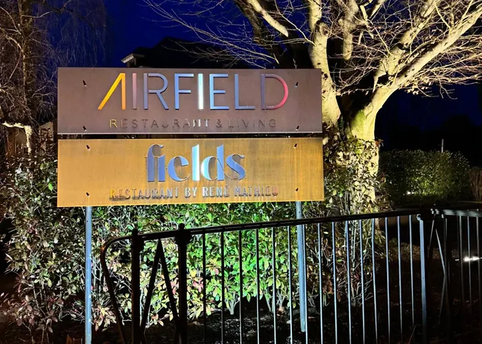 Airfield Living - Airport *