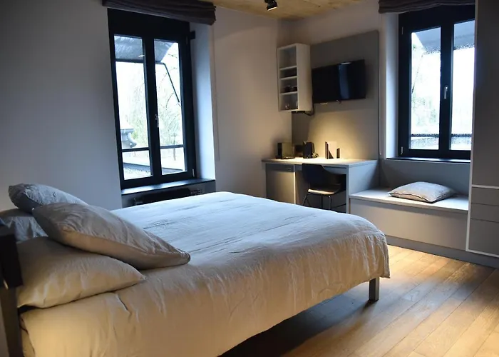 Airfield Living - Airport